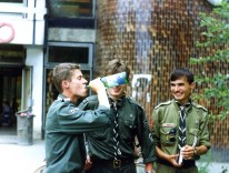 1995.07 - Izby - przed sklepem w Plawec (Słowacja)