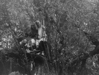 Obozowa sesja zdjęciowa Białych